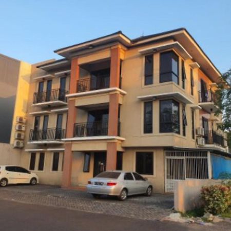 Oyo 93109 Garden Homestay 1 Tpr Surabaya Eksteriør bilde