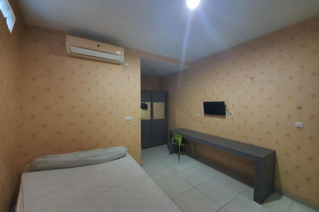 Oyo 93109 Garden Homestay 1 Tpr Surabaya Eksteriør bilde