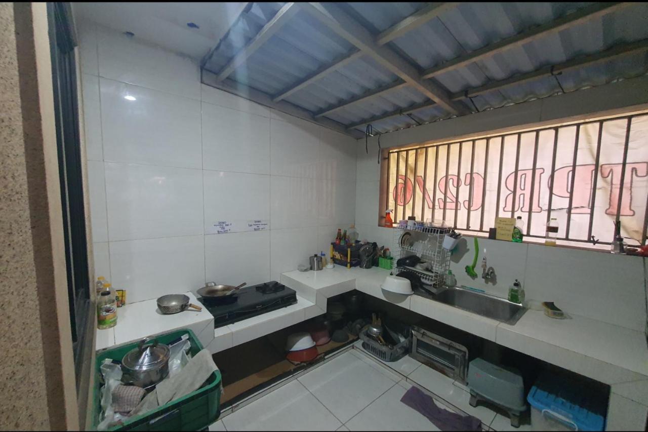 Oyo 93109 Garden Homestay 1 Tpr Surabaya Eksteriør bilde