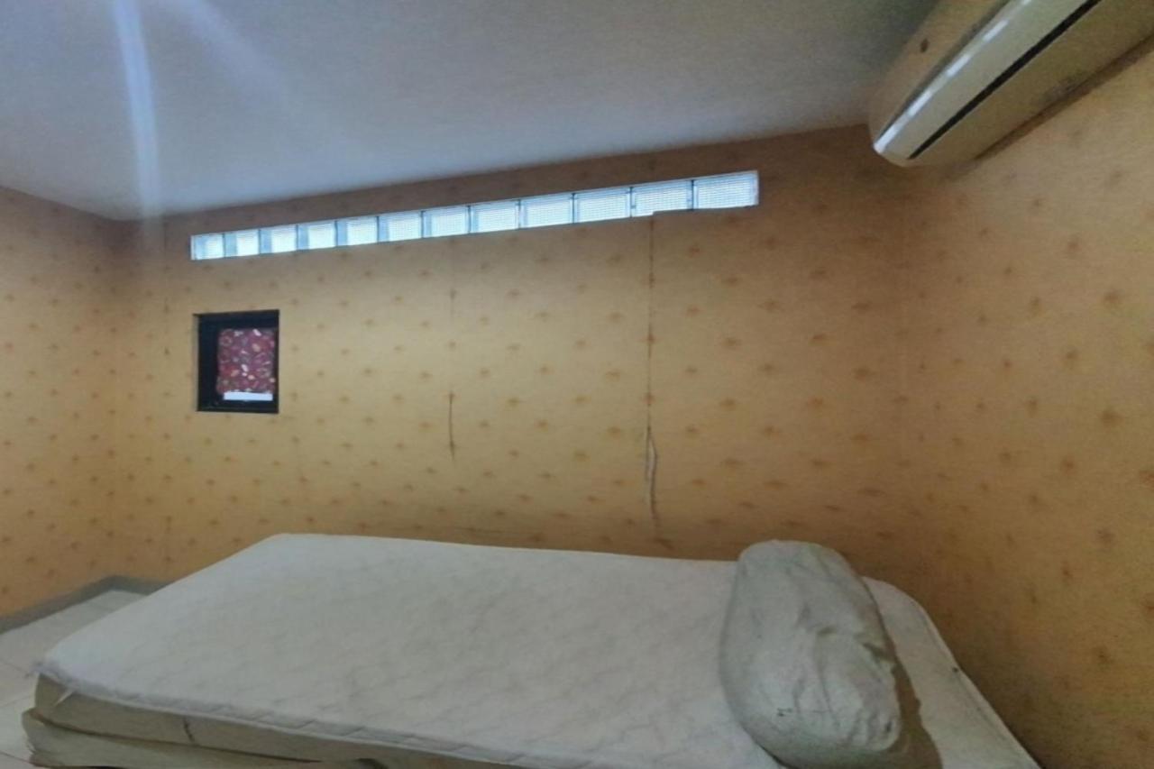 Oyo 93109 Garden Homestay 1 Tpr Surabaya Eksteriør bilde