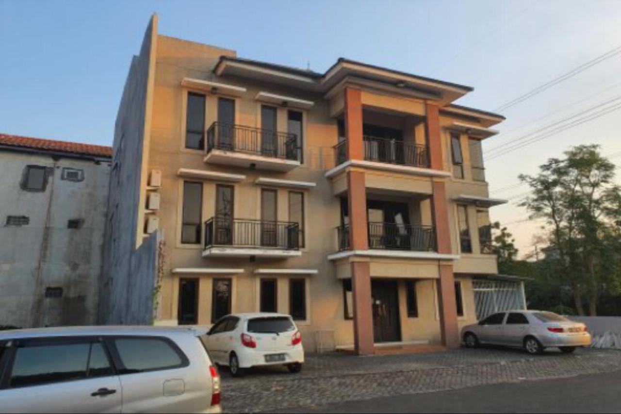 Oyo 93109 Garden Homestay 1 Tpr Surabaya Eksteriør bilde