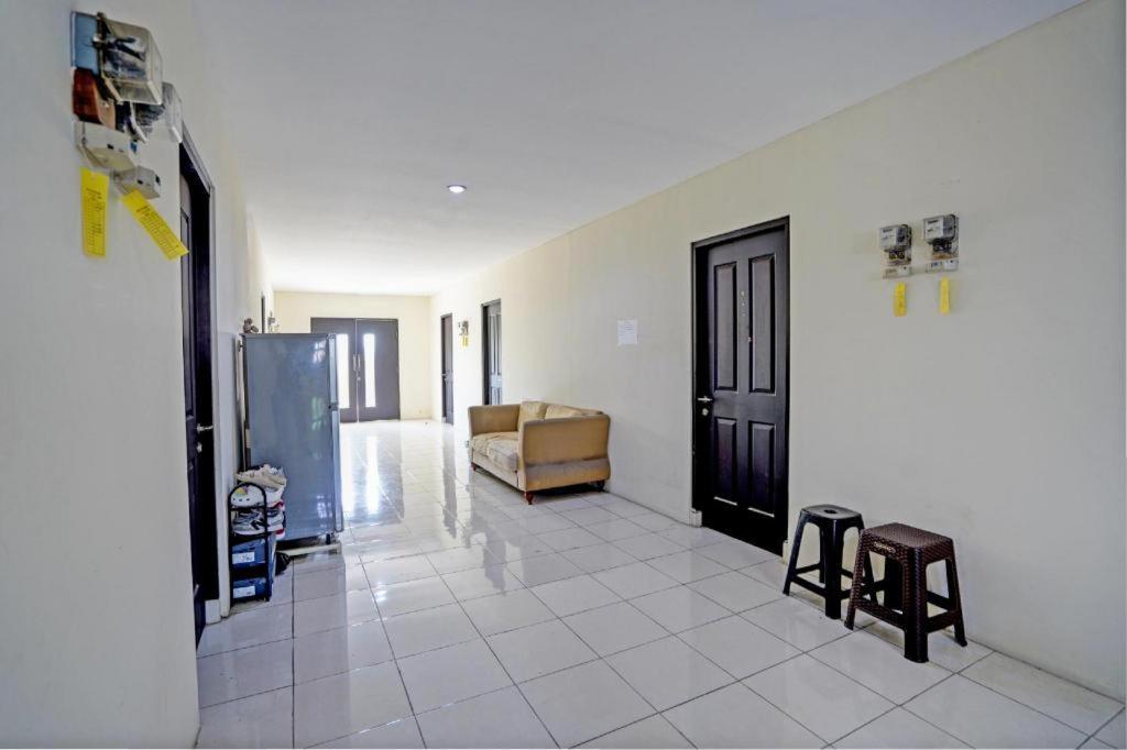Oyo 93109 Garden Homestay 1 Tpr Surabaya Eksteriør bilde