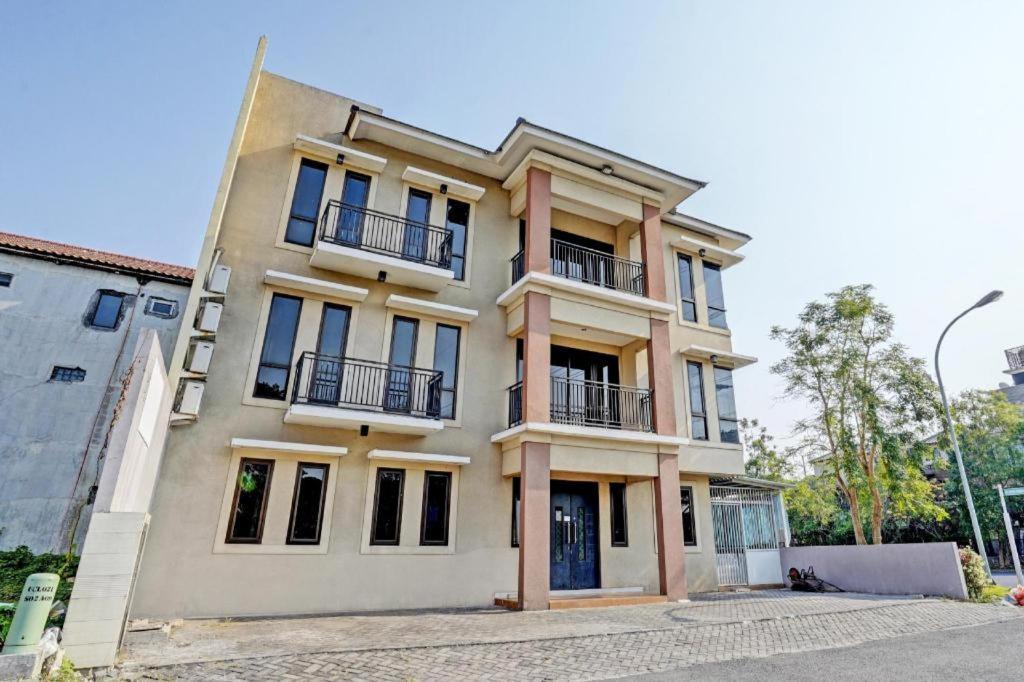 Oyo 93109 Garden Homestay 1 Tpr Surabaya Eksteriør bilde
